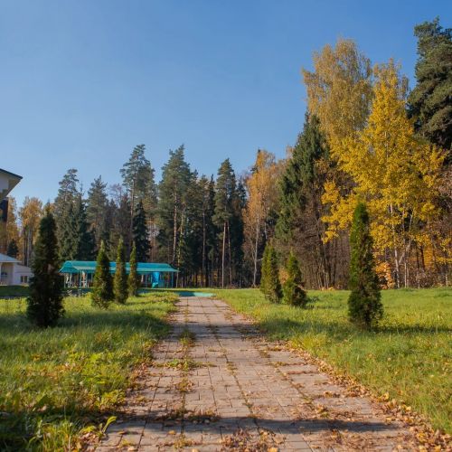 *Загородный отель "Лесные поляны"